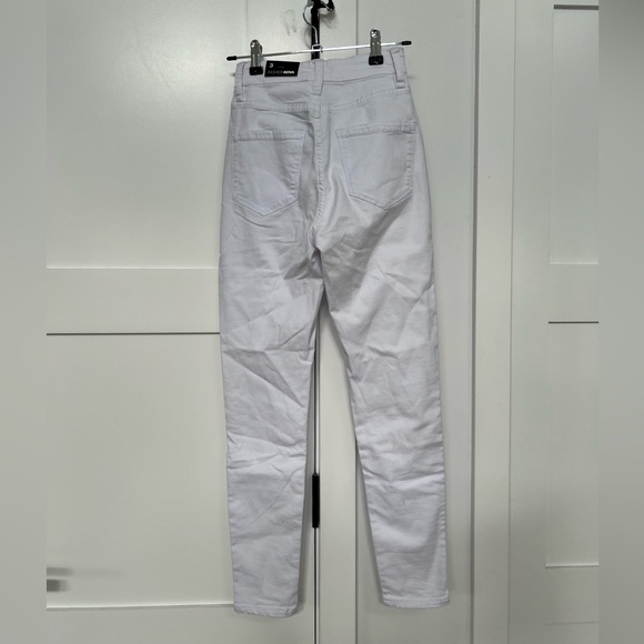NWT high waisted stretchy white jeans - Picture 3 of 3